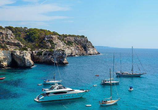 luxury yacht charter